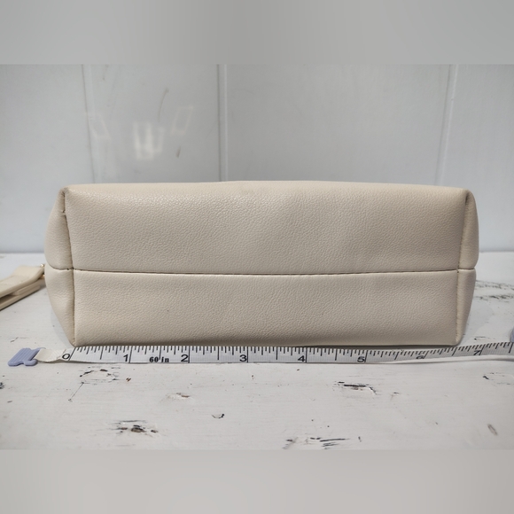Snugbox Locking‎ Stash Travel Bag Wristlet Clutch White